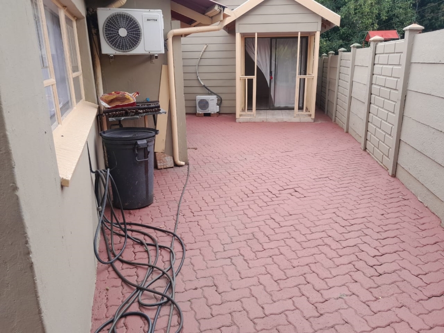 3 Bedroom Property for Sale in Geelhoutpark North West